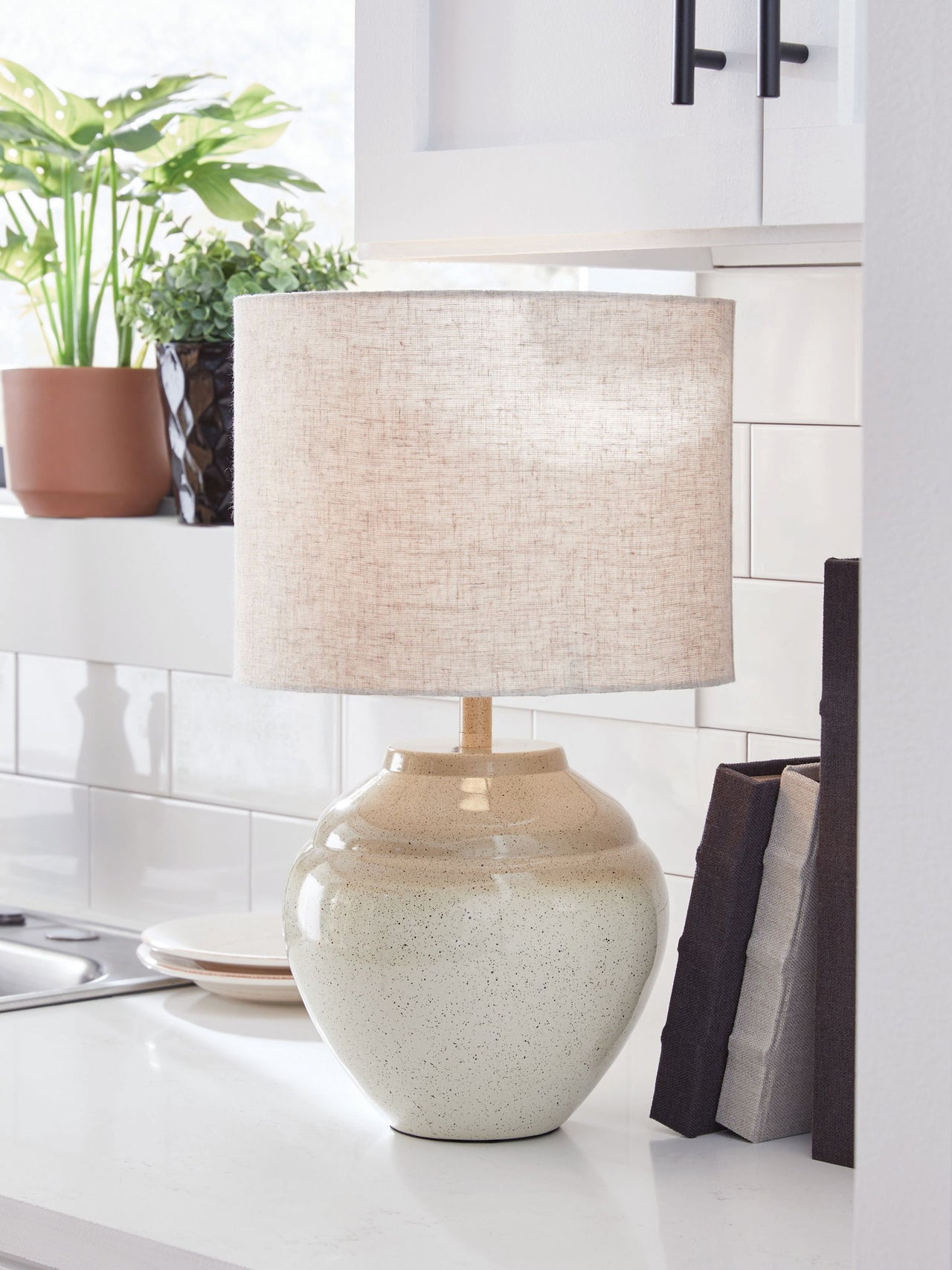 Waldish - Metal Table Lamp - Cream / Beige